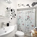 Ibiscus Pool & Garden Walk To Beach, Harbour & Castle, Kato Apartament Pafos