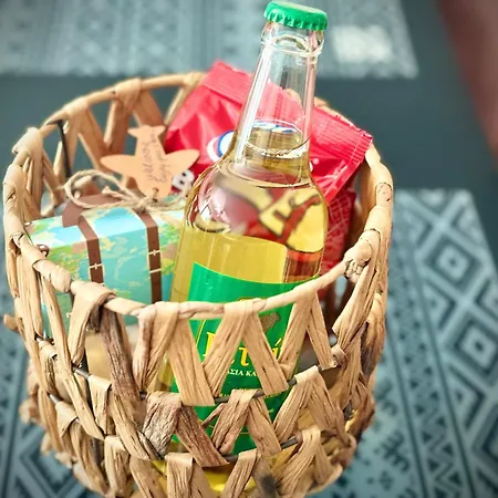 Daire Ibiscus Pool & Garden Walk To Beach, Harbour & Castle, Kato Pafos