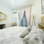 Appartamento Ibiscus Pool & Garden Walk To Beach, Harbour & Castle, Kato