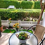 Ibiscus Pool & Garden Walk To Beach, Harbour & Castle, Kato
