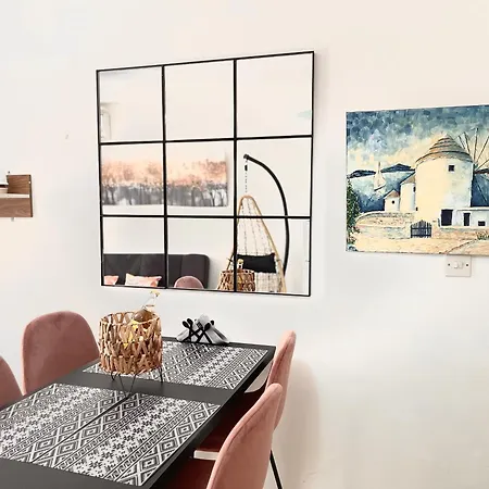 Ibiscus With Pool, Walk To Beach, Harbour,kato Paphos