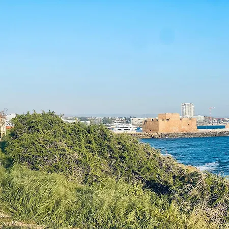 Ibiscus With Pool, Walk To Beach, Harbour,kato Paphos