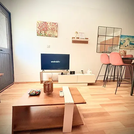 Ibiscus With Pool, Walk To Beach, Harbour,kato * Paphos