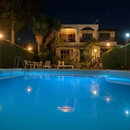 Διαμέρισμα Ibiscus Pool & Garden Walk To Beach, Harbour & Castle, Kato