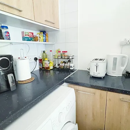 Ibiscus Pool & Garden Walk To Beach, Harbour & Castle, Kato