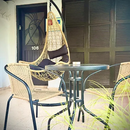 Ibiscus Pool & Garden Walk To Beach, Harbour & Castle, Kato Apartament *