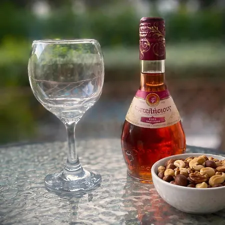 アパート Ibiscus Pool & Garden Walk To Beach, Harbour & Castle, Kato