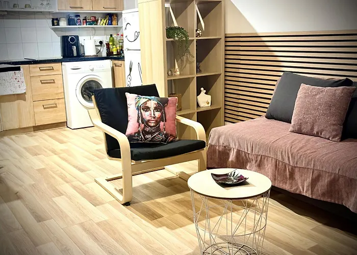 Ibiscus Pool & Garden Walk To Beach, Harbour & Castle, Kato * パ フォス