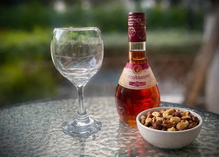 アパート Ibiscus Pool & Garden Walk To Beach, Harbour & Castle, Kato