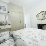 דירה Ibiscus Pool & Garden Walk To Beach, Harbour & Castle, Kato פאפוס