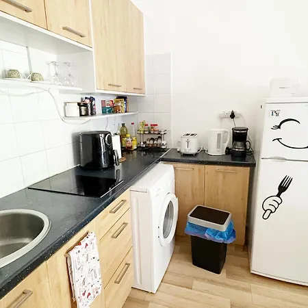 Ibiscus Pool & Garden Walk To Beach, Harbour & Castle, Kato Appartement